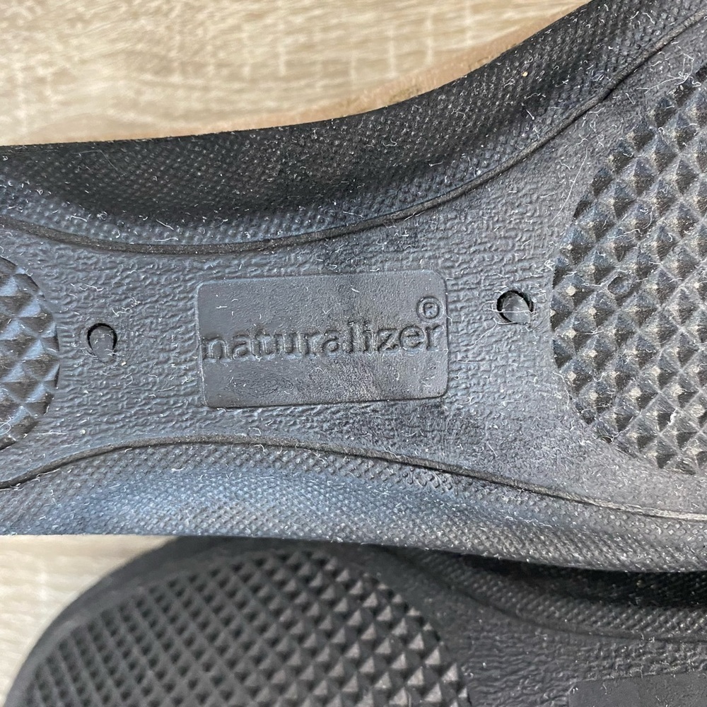 Naturalizer Velvety Loafers Size 6 - Picture 4 of 12